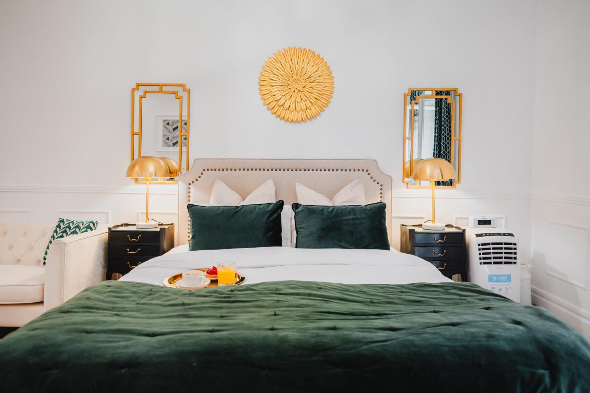 Roomchic - Les Ambassadeurs Appartement