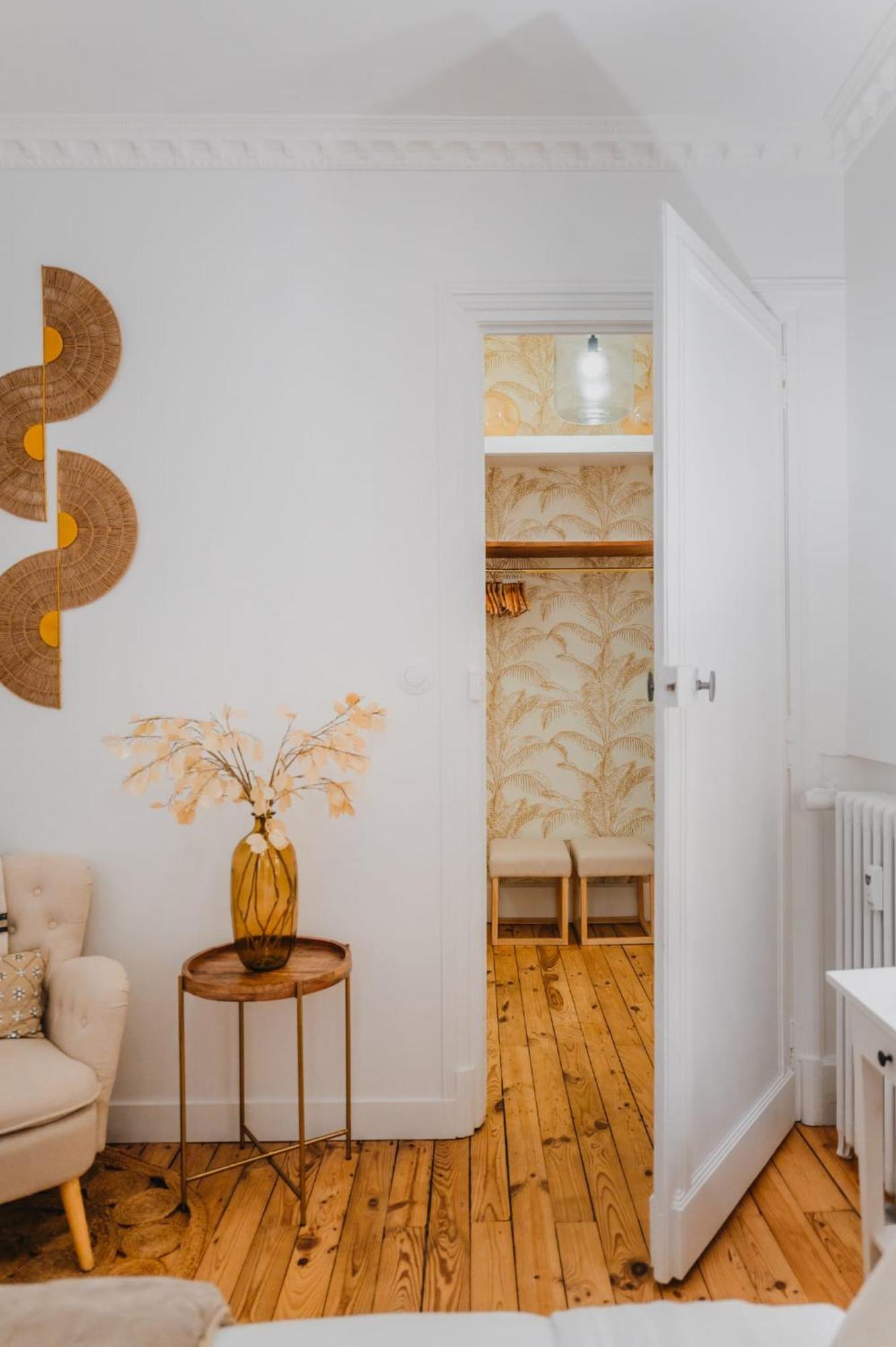 Roomchic - Les Ambassadeurs Appartement